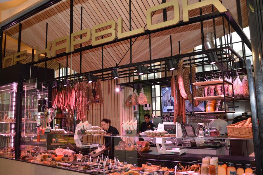 Slager Erwin Mertens opent tweede winkel in foodhal ‘De Smidse’