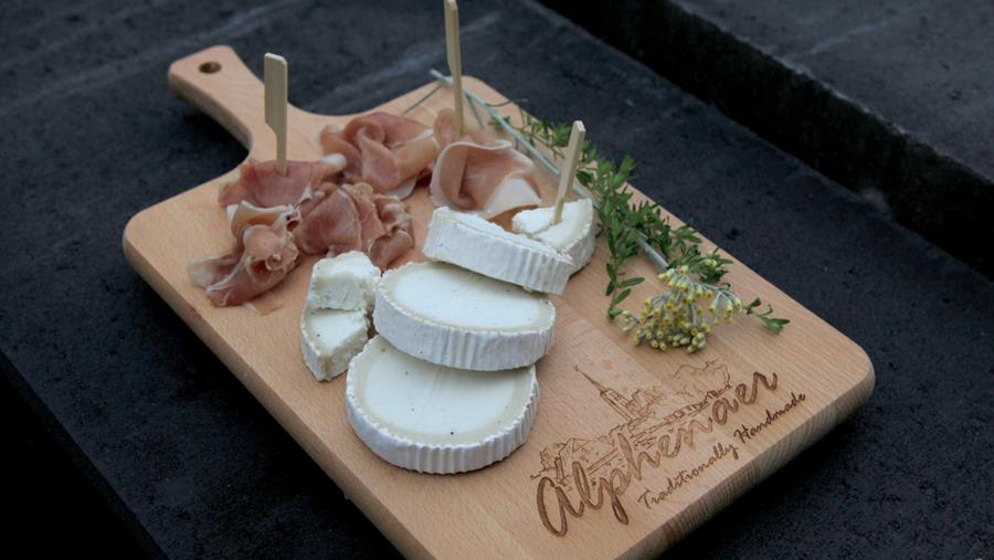 Alphenaer innove sans cesse: d'authentiques fromages de chèvreq qui surprennent