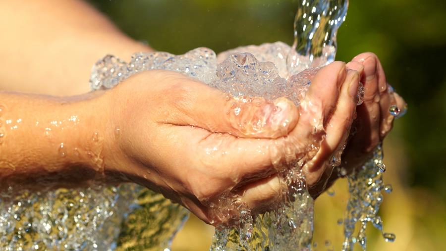 Livre blanc: Politique durable pour la gestion de l'eau dans l'industrie alimentaire