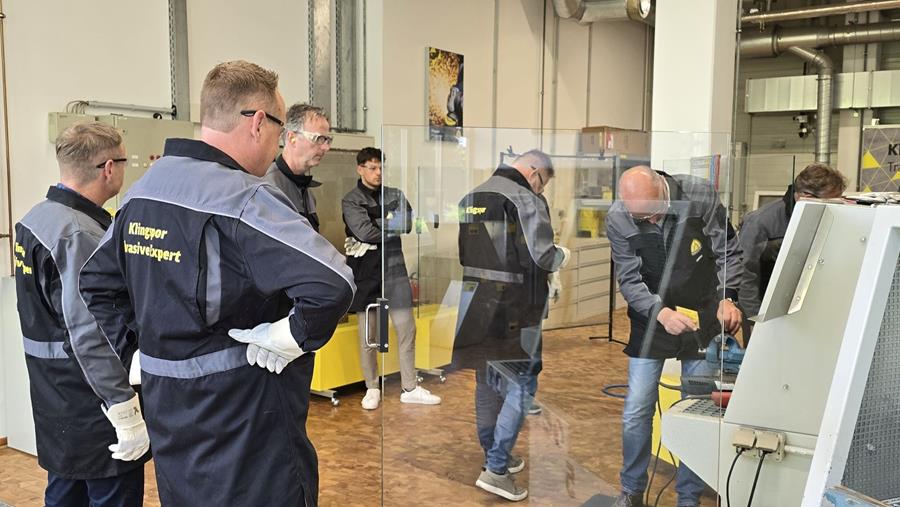 Klingspor opent modern opleidingscentrum in Duitsland