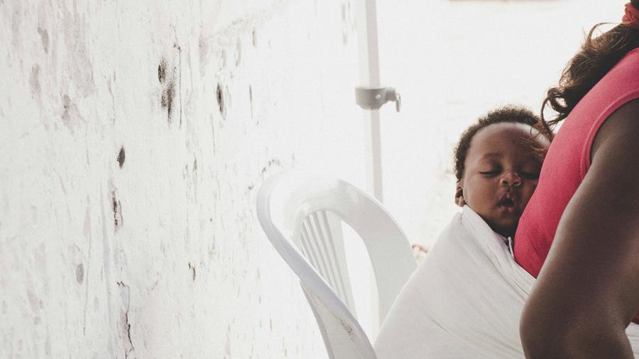 Enfants vivant avec le VIH : l’âge et la dénutrition constituent des facteurs potentiels d’échec thérapeutique